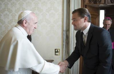 Poznati se opraštaju od pape Franje Poznati se opraštaju od pape Franje