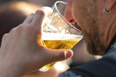  Alkohol na pun stomak ostaje duže u tijelu 