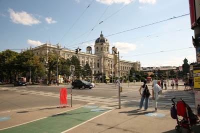 Beč testira pametni asfalt: Propušta vodu i manje se zagrijava Beč testira pametni asfalt: Propušta vodu i manje se zagrijava