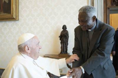  kardinal piter turkson favorit za novog papu 