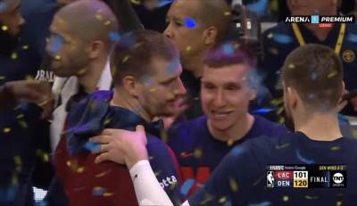 Jokić tješio Zupca i Bogdanovića poslije utakmice Jokić tješio Zupca i Bogdanovića poslije utakmice