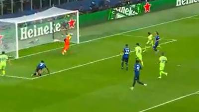  Inter Barselona odbrana Jana Zomera  