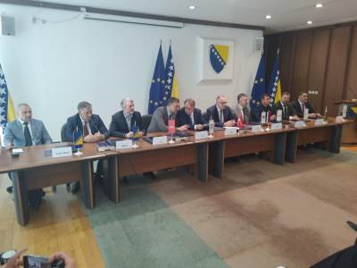  Potpisana platforma za mir, stabilizaciju, evropsku budućnost i ekonomski napredak Bosne i Hercegovi 
