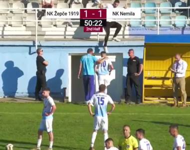  Navijač nogom u glavu udario kapitena protivnika (VIDEO) 