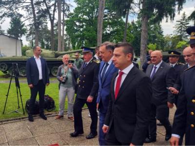  Dodik, Višković i Stevandić stigli u kasarnu Kozara 