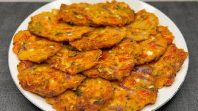  Mediteranski uštipci sa fetom i paradajzom 