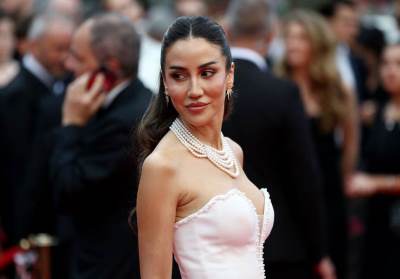  Tamara Kalinić u bijeloj haljini na Kanskom festivalu 2025 