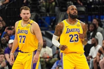 Lebron Džejms potpisaće novi ugovor sa LA Lejkersima Lebron Džejms potpisaće novi ugovor sa LA Lejkersima