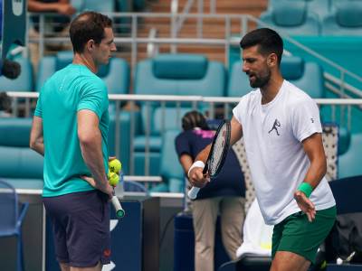  Endi Marej i Novak Đoković 