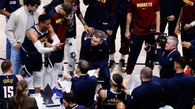  dejvid adelman trener denvera i nikole jokica 