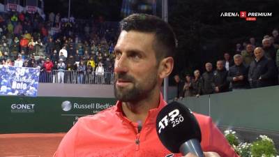  novak se izvinio  publici jer je slomio reket 