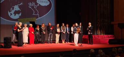  Nagrade za predstave Razbijeni krčag i Švabica 