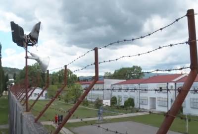  Dron pokušao da unese mobilne telefone u zatvor u Spužu 