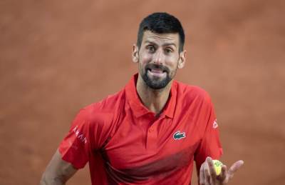  Kako Novak Đoković komunicira sa svojim timom tokom mečeva 