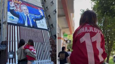Ćerka Siniše Mihajlovića sa njegovom unukom u Novom Sadu Ćerka Siniše Mihajlovića sa njegovom unukom u Novom Sadu