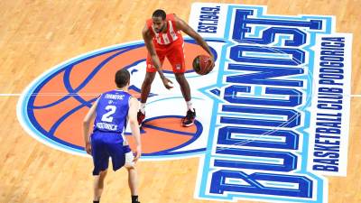  Lengston Hol završio karijeru 