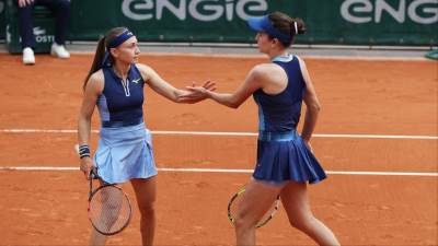  Aleksandra sa Anom igra za titulu na Rolan Garosu: Dobile su ozbiljno upozorenje prije finala 
