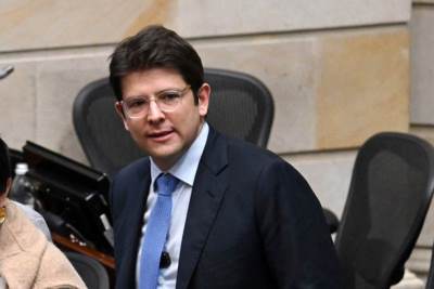  Ko je Migel Uribe 