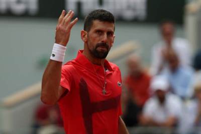  novak djokovic se oglasio srpskom i albanskom zastavom 
