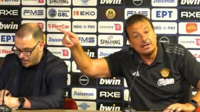 Ergin Ataman haos na konferenciji nakon poraza od Olimpijakosa Ergin Ataman haos na konferenciji nakon poraza od Olimpijakosa