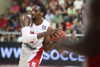  Ebuka Izundu potpisao za Crvenu zvezdu 