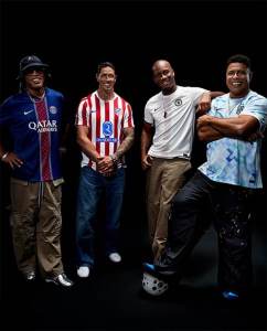  ronaldo i ronaldinjo u novim najk dresovima 