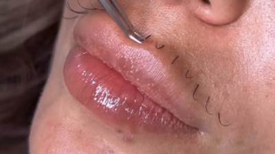  Nadogradnja brkova ženama 