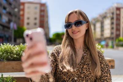  Da li žene posle 50 godina treba da nose leopard print i kako  