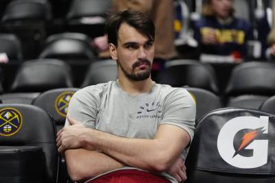 Dario Šarić bi mogao biti trejdovan u Golden stejt Dario Šarić bi mogao biti trejdovan u Golden stejt