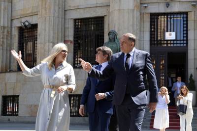  Dodik, Blagojević i Cvijanović prošetali centrom Banjaluke 