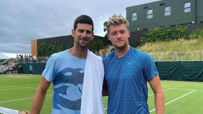  Novak Đoković, Karlos Alkaraz i Janik Siner plaćaju Adama Džounsa da trenira sa njima 