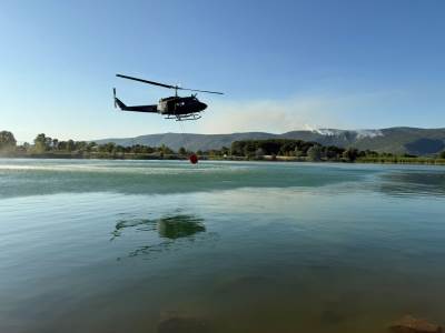  Helikopter gasi požar u Mostaru 