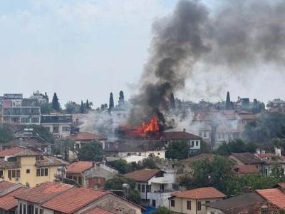  Ogroman požar izbio u hotelu u Antaliji 