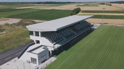  Hrvati i Mađari u Baranji napravili stadion u selu po UEFA standardima 