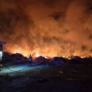 Požar na deponiji u Trnovu Požar na deponiji u Trnovu