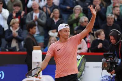  Svi pričaju o rivalu Novaka Đokovića na Vimbldonu: ATP hitno reagovao, morao da skine natpis sa majice 