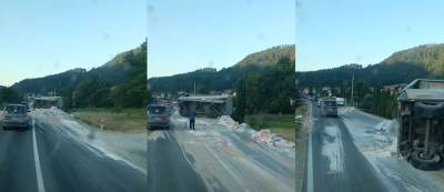  prevrnuo se kamion s brašnom između doboja i maglaja 