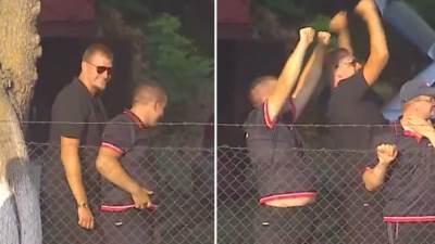  Nikola Jokić slavi na konjskim trkama  