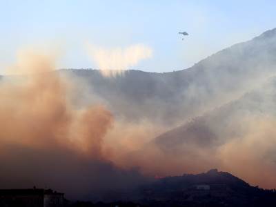  U Trebinje poslat i drugi helikopter da gasi požar 