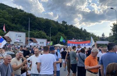  Užičani blokirali magistralu 