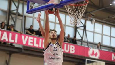  Mlada reprezentacija Srbije u osmini finala Eurobasketa 