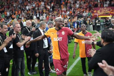  Galatasaraj kupio Viktora Osimena  