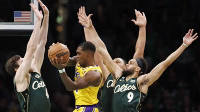  Loni Voker na meti Crvene zvezde 