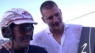  Nikola Jokić plače zbog pobjede svog konja 