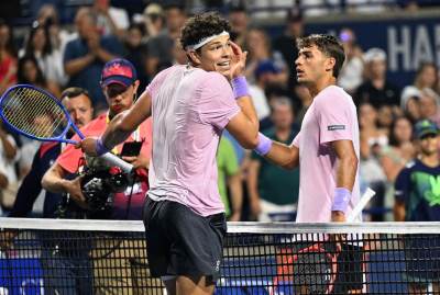  sukob Bena Šeltona i Flavija Kobolija na kraju meča u Torontu 