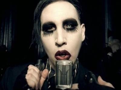  Merilin Menson uslikan bez šminke 