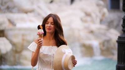  Kako da nosite bijelu ako imate 50+ 