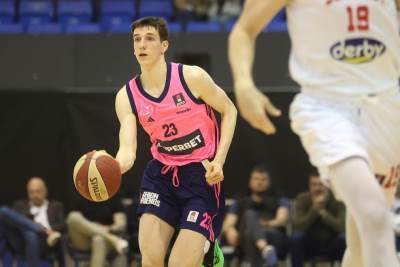  Mega poražena od Indijane 