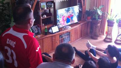  Porodica Srđana Babića gleda finale orlića i Brazila 