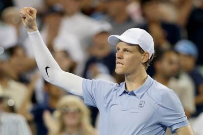  Janik Siner kopira Novaka Đokovića 